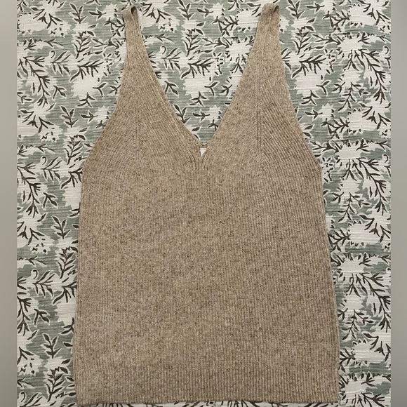 Only Ribbed Knit Sweater Tank in Oatmeal Size M Stretch Summer Beach - Picture 8 of 8